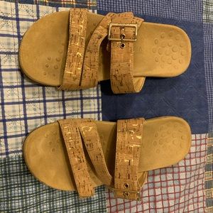 Vionic Skylar Cork Size 9 Wide